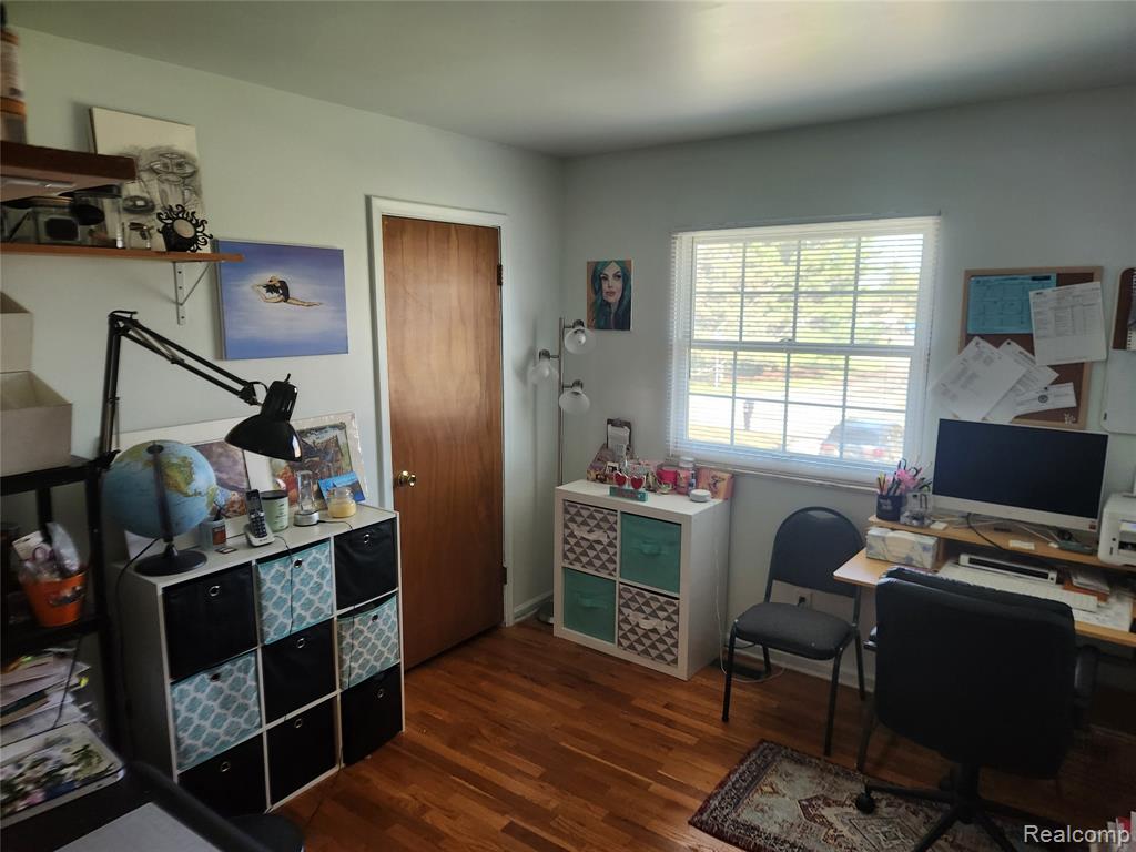 6103 Trenton Drive, Flint, MI 48532 — Photo 31
