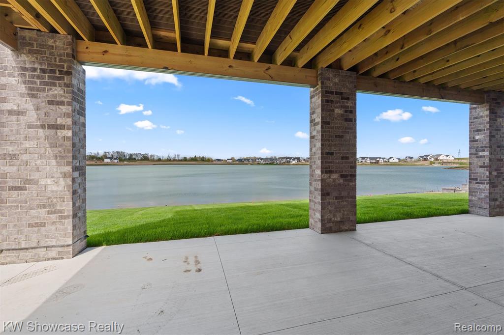 2559 Crystal Lake Drive, Commerce Twp, MI 48382 — Photo 8