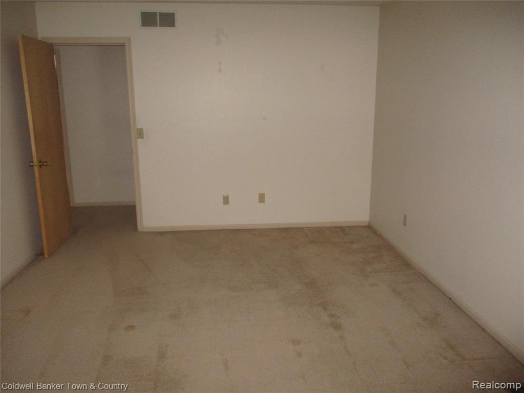 9102 Lake Crest Drive, Whitmore Lake, MI 48189 — Photo 17