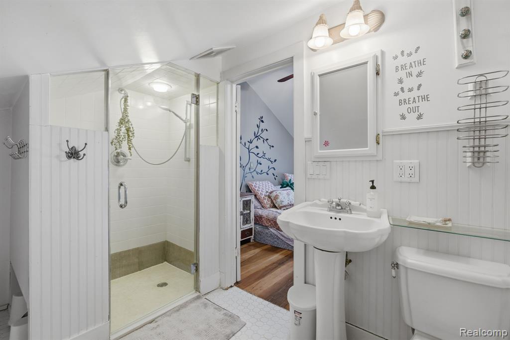 549 Grixdale Lane, Waterford, MI 48328 — Photo 42