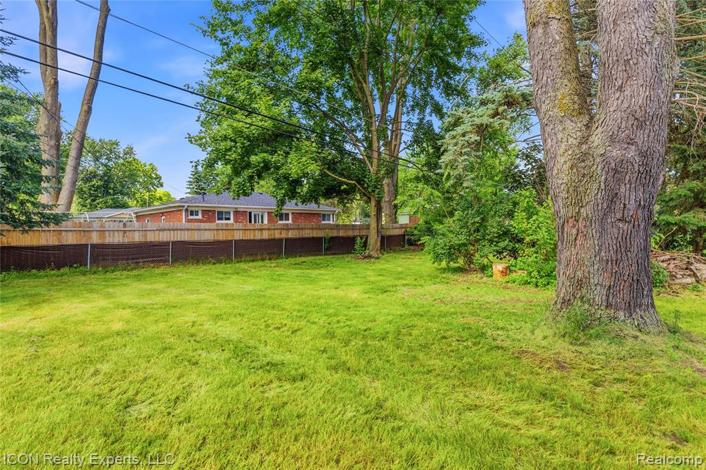 4901 Robert Street, Shelby Twp, MI 48316 — Photo 25