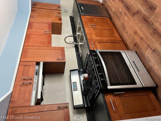 727 E Madge Avenue, Hazel Park, MI 48030 — Photo 8