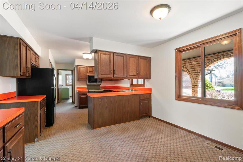 41100 White Haven Court, Northville, MI 48168 — Photo 18