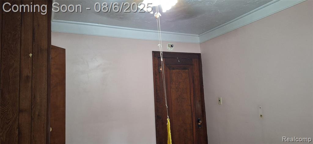 686 Lounsbury Avenue, Pontiac, MI 48340 — Photo 24