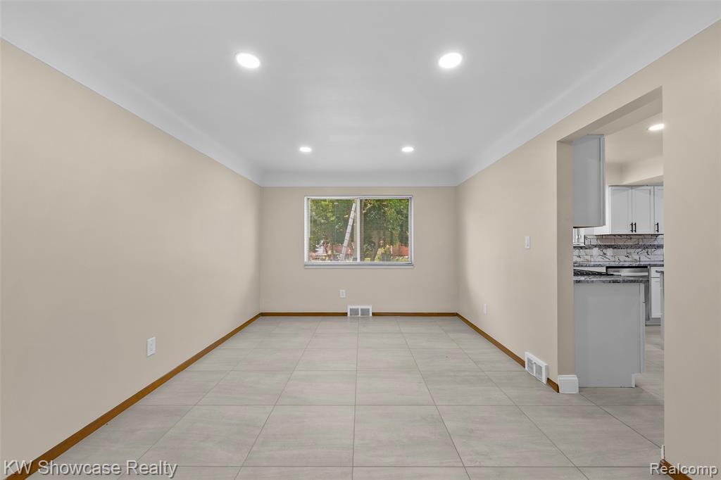 8362 Sunburst, Center Line, MI 48015 — Photo 15