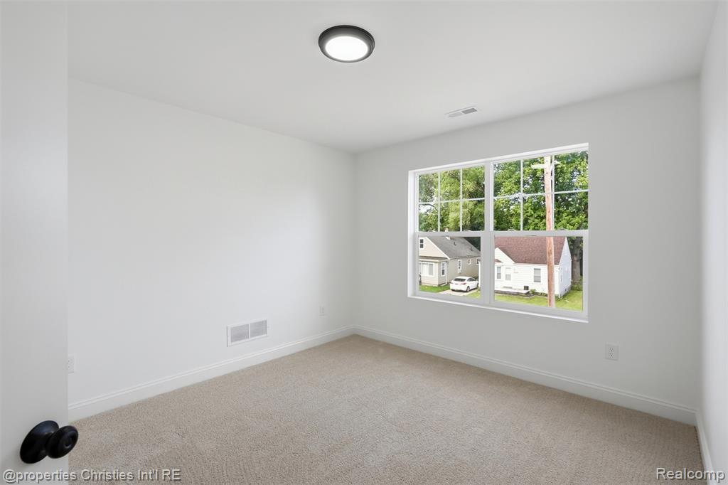 27828 Groveland Street, Madison Heights, MI 48071 — Photo 21