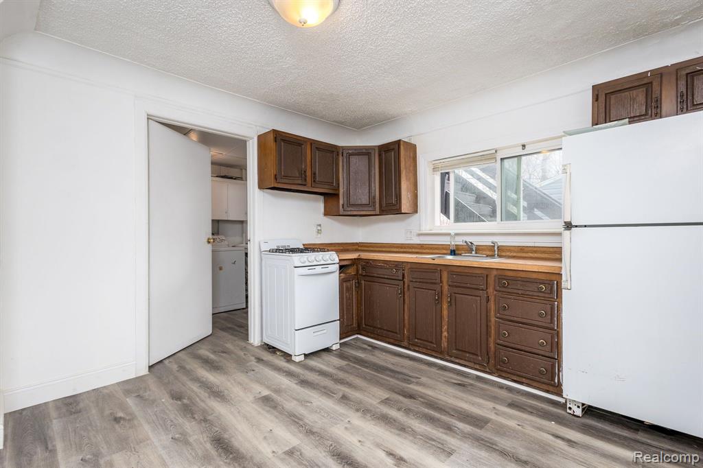 7881 NIGHTINGALE Street, Dearborn Heights, MI 48127 — Photo 6