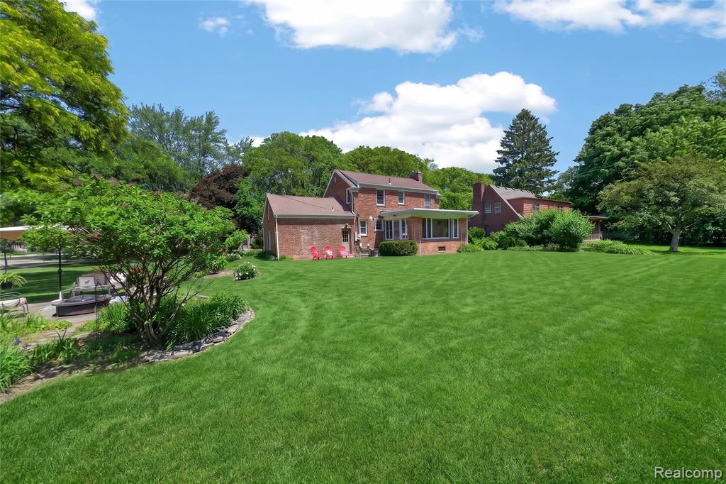 18577 San Jose Boulevard, Lathrup Village, MI 48076 — Photo 27