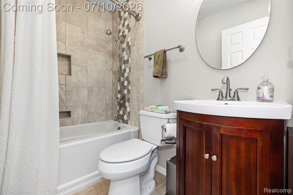 8561 Liberty Boulevard, Westland, MI — Photo 29