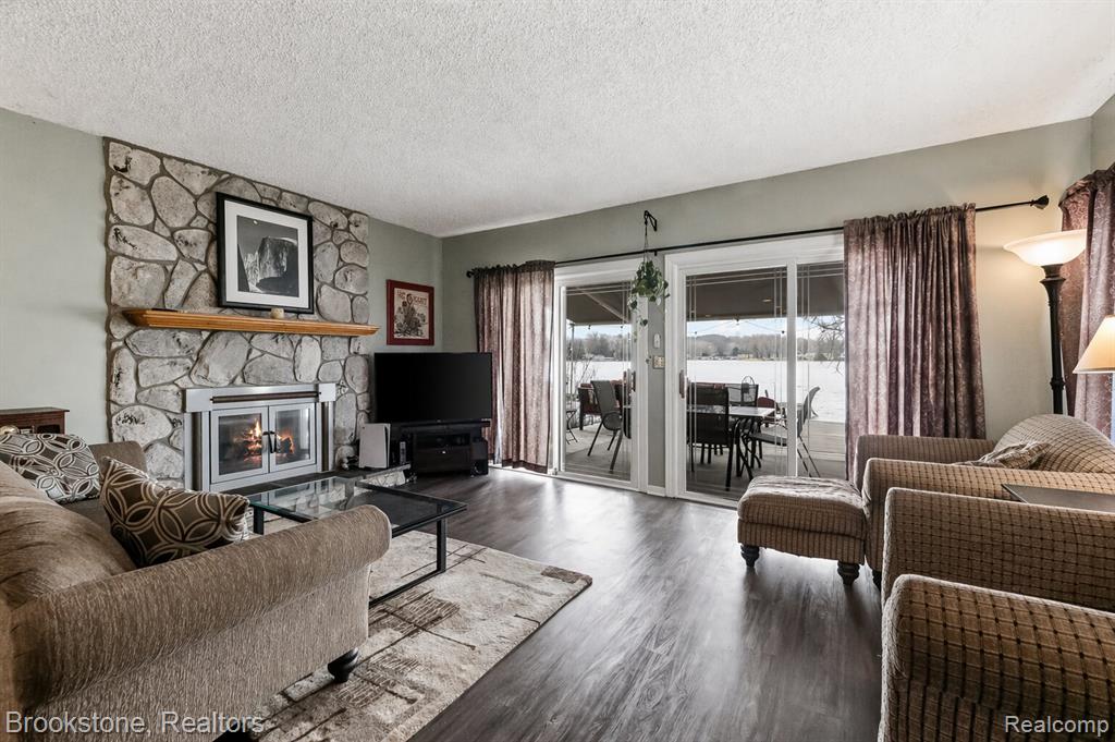 1940 S Ortonville Road, Ortonville, MI 48462 — Photo 15