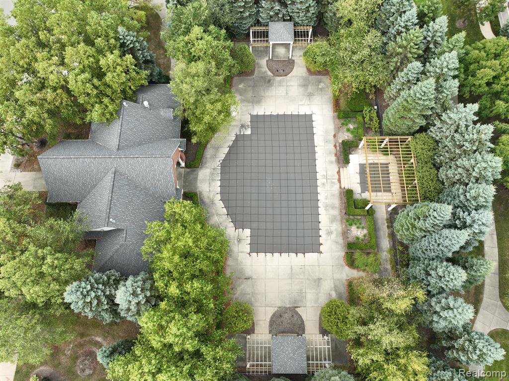 27104 CHESAPEAKE Circle, Walled Lake, MI 48390 — Photo 35