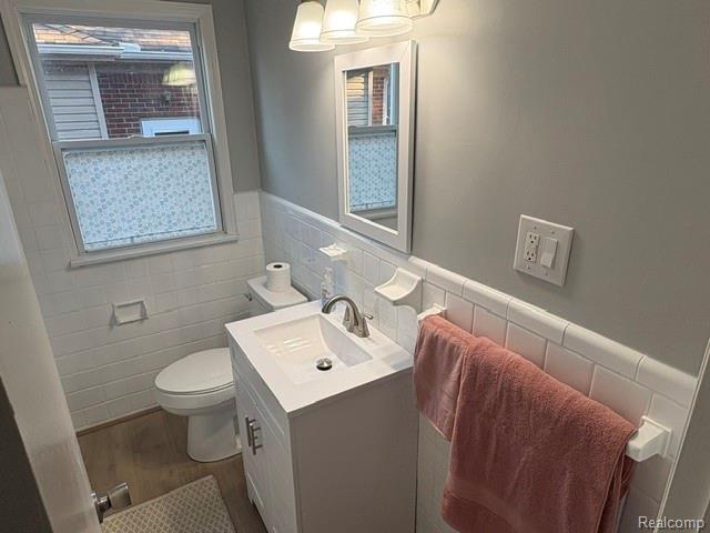 7210 Buckingham Ave, Allen Park, MI 48101 — Photo 2