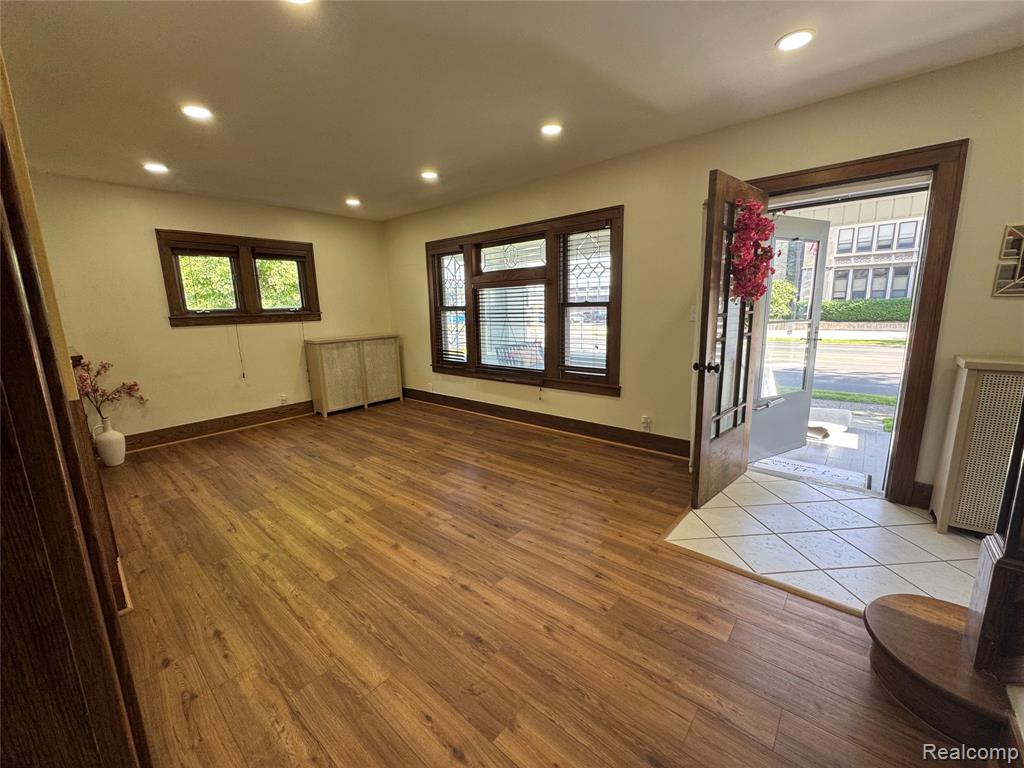 563 Eureka Road, Wyandotte, MI 48192 — Photo 8