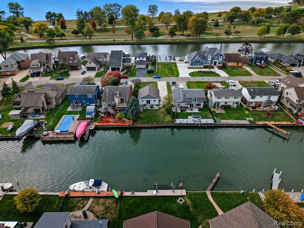 37752 Huron Pointe Drive, Harrison Township, MI — Photo 2