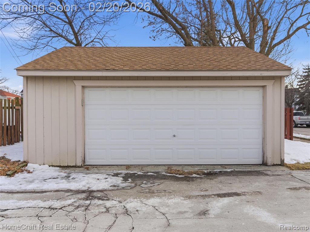 742 SAINT JOHN Street, Wyandotte, MI 48192 — Photo 33