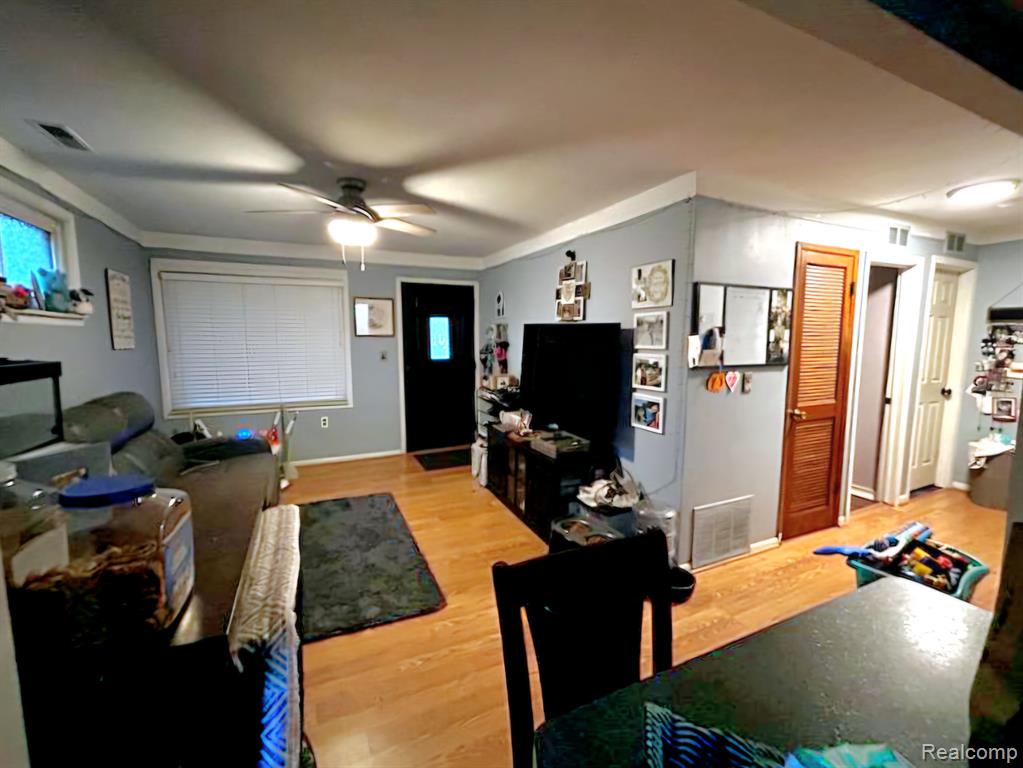 8294 ROBERT Street, Taylor, MI 48180 — Photo 5