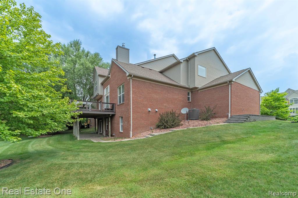 17017 BOULDER Drive, Northville, MI 48168 — Photo 9