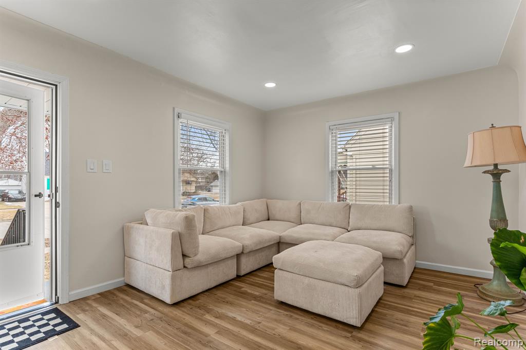 4425 GRINDLEY PARK Street, Dearborn Heights, MI 48125 — Photo 5