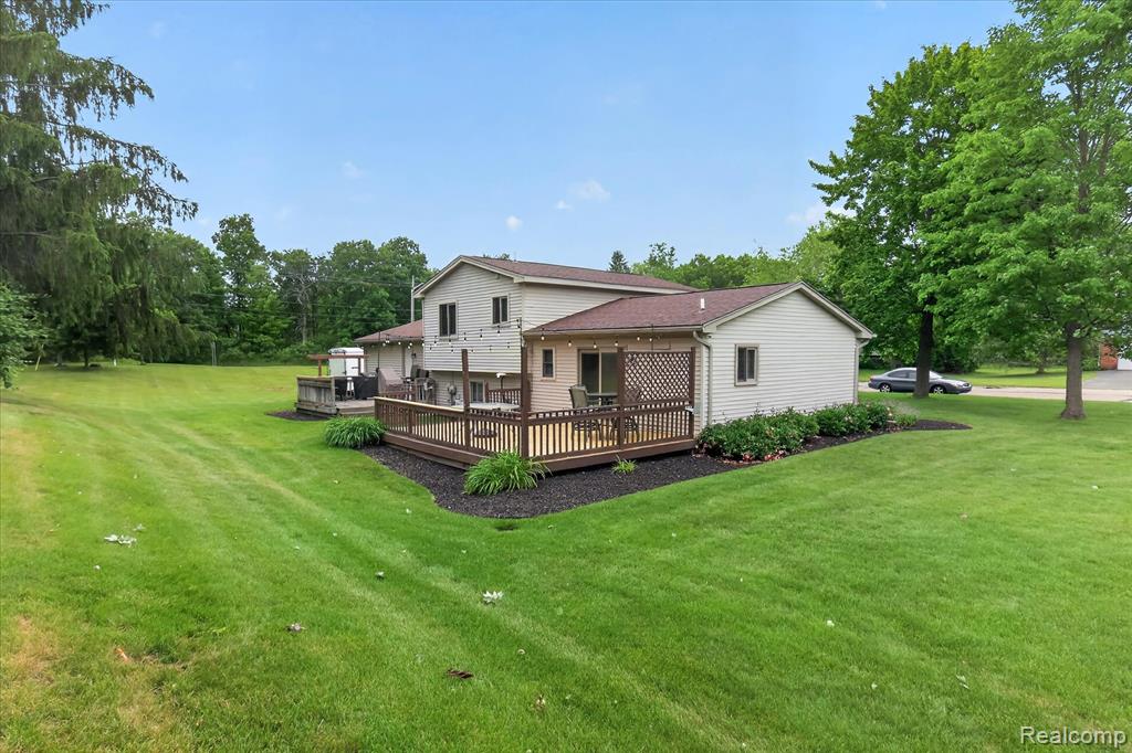 4903 Cape Town, Highland, MI 48356 — Photo 38