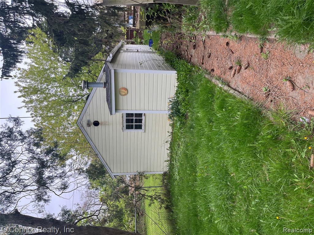 1124 Pine Street, Port Huron, MI 48060 — Photo 14