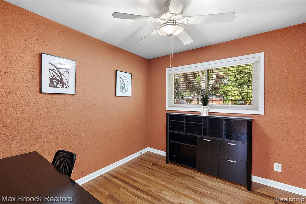 9060 HEADLEY Drive, Sterling Heights, MI 48314 — Photo 24