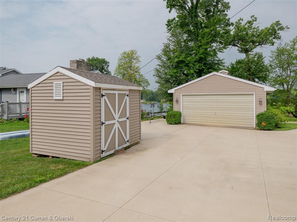 60846 N Lakeshore Drive, Lawrence, MI 49064 — Photo 5