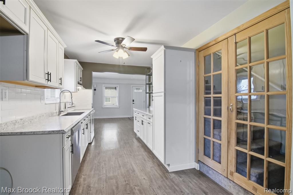 1448 E HARRY Avenue, Hazel Park, MI 48030 — Photo 8