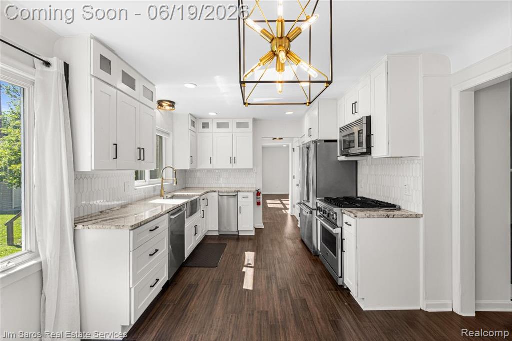 615 Lakepointe Street, Grosse Pointe, MI 48230 — Photo 8