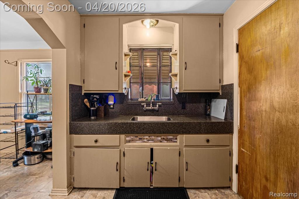 11309 Somerset Avenue, Detroit, MI 48224 — Photo 11