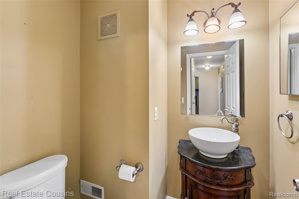 1520 NE Eden Gardens Drive S, Fenton, MI 48430 — Photo 11