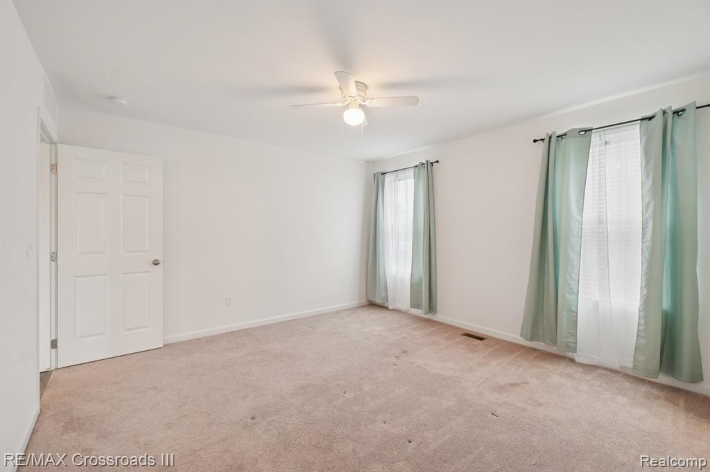 10324 Swan Lake Circle, Ypsilanti, MI 48197 — Photo 21