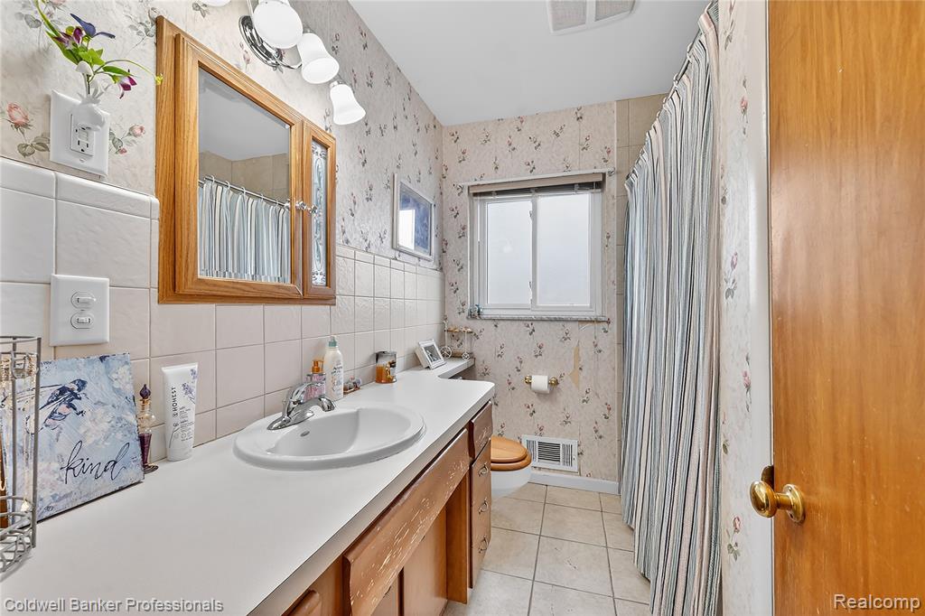 2556 N Williams Lake Rd. Road, Waterford, MI 48327 — Photo 10
