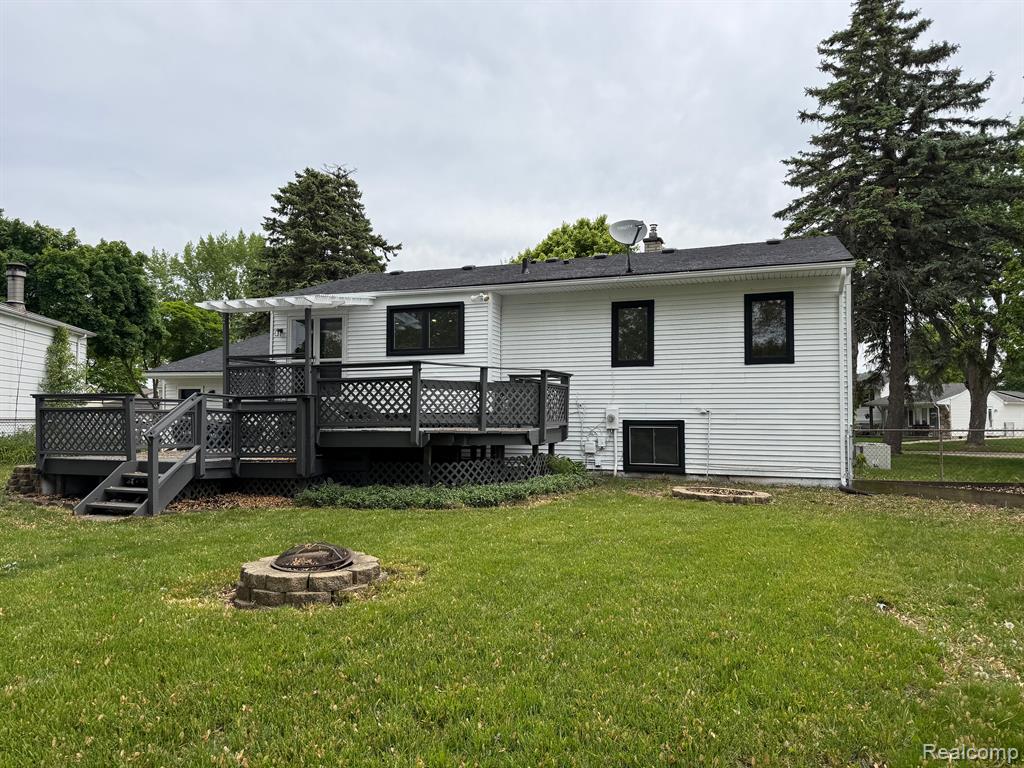 42811 WILMINGTON Drive, Sterling Heights, MI 48313 — Photo 29