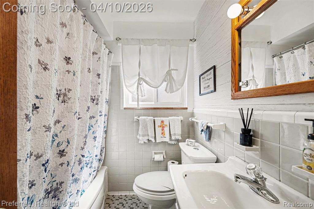 7710 Lear Court, Westland, MI — Photo 16