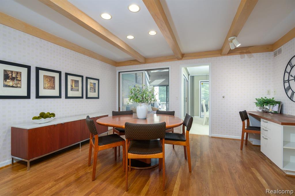 2462 HICKORY GLEN Drive, Bloomfield Hills, MI 48304 — Photo 10
