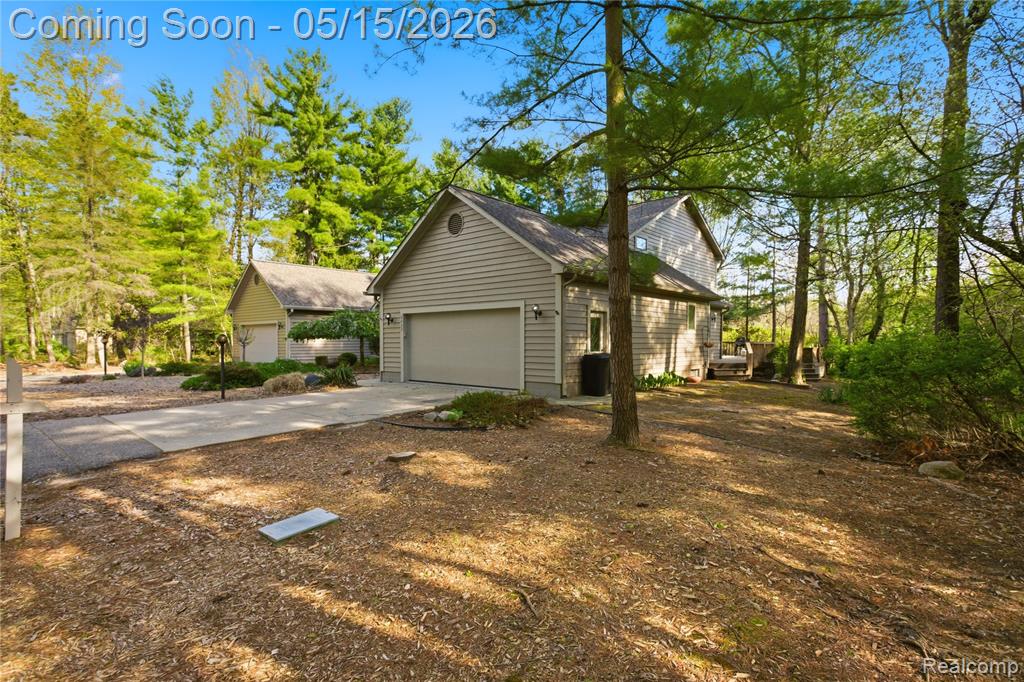 6432 Pinebrook Lane, Burton, MI 48509 — Photo 38