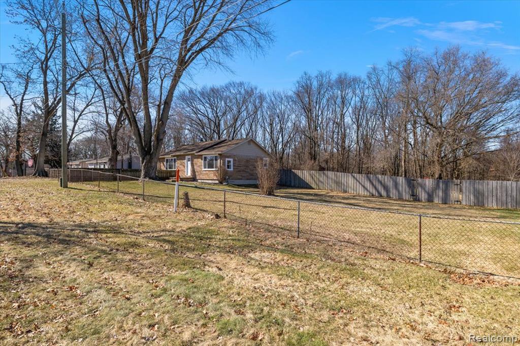 5275 Lake Grove Drive, White Lake, MI 48383 — Photo 42