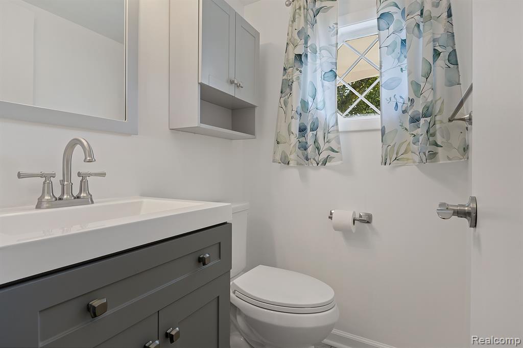 8387 LAKEVIEW Court, Ypsilanti, MI 48198 — Photo 12