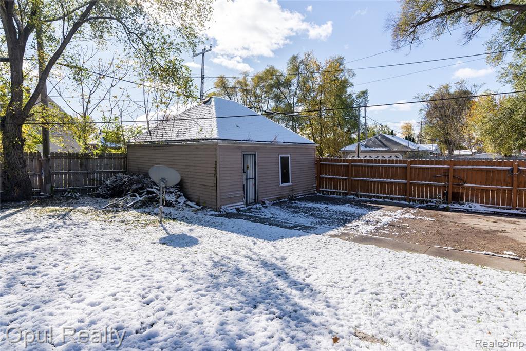 6361 Devereaux Street, Detroit, MI 48210 — Photo 34