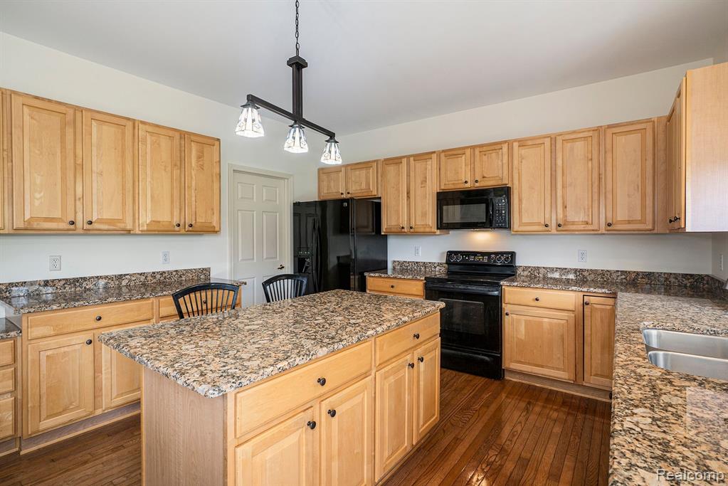 6162 MCCANDLISH Road, Grand Blanc, MI 48439 — Photo 9