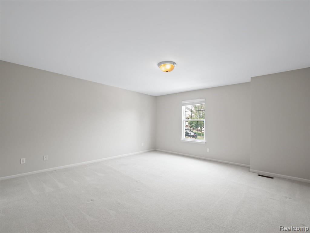 694 W BLUFF, Rochester Hills, MI 48307 — Photo 27