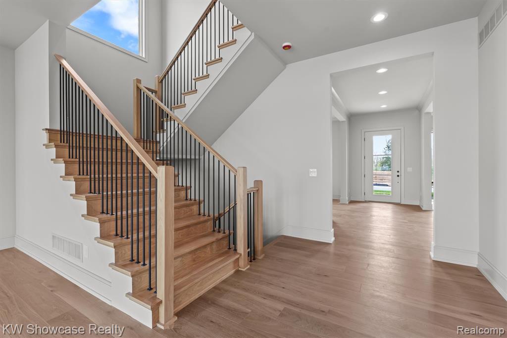 2559 Crystal Lake Drive, Commerce Twp, MI 48382 — Photo 15