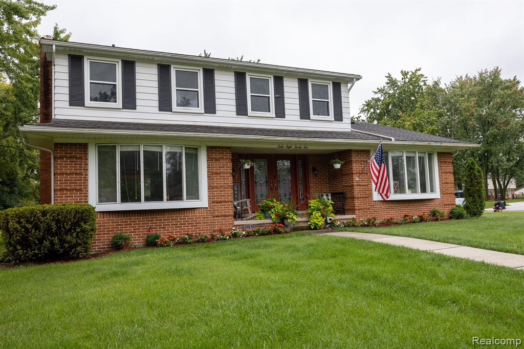 6825 ALDERLEY Way, West Bloomfield, MI — front exterior