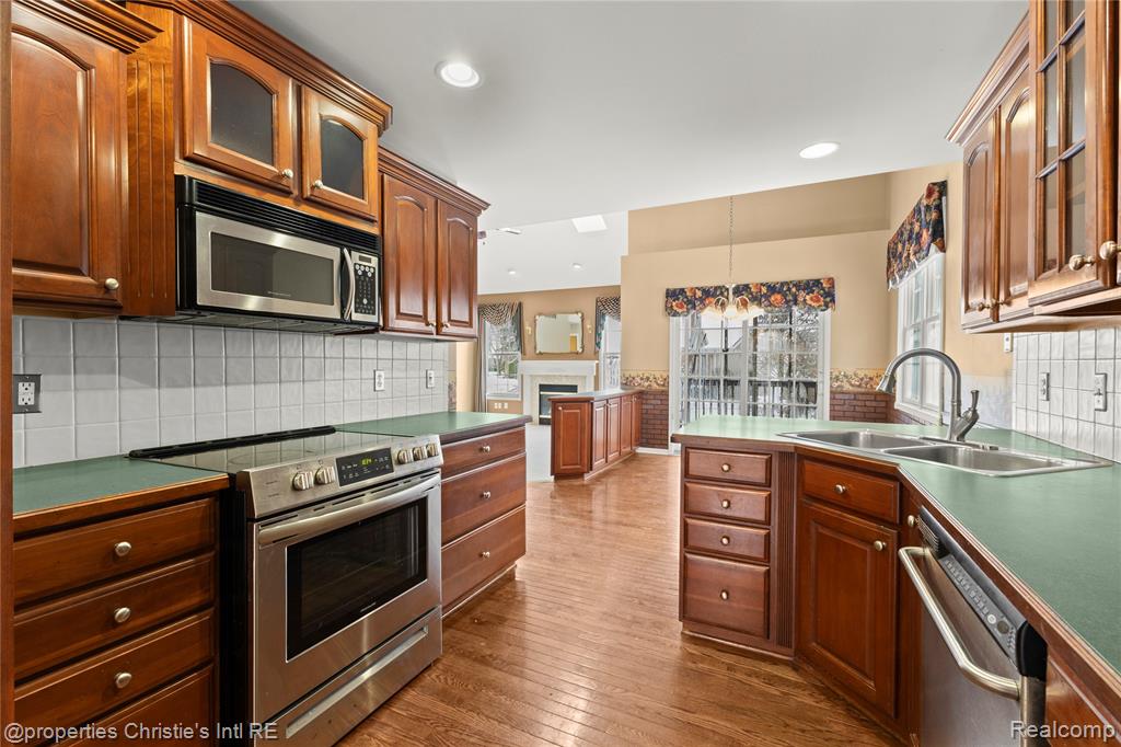 6166 Natures Cove, Grand Blanc, MI 48439 — Photo 7