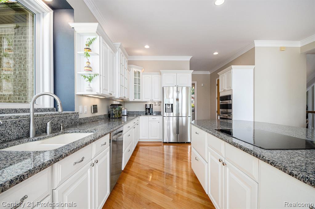 9020 Huron Bluffs Drive, White Lake, MI — Photo 14