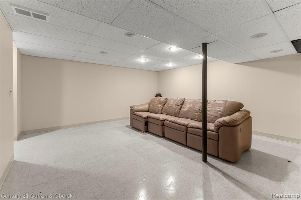 16685 Rudgate Street, Southgate, MI 48195 — Photo 33