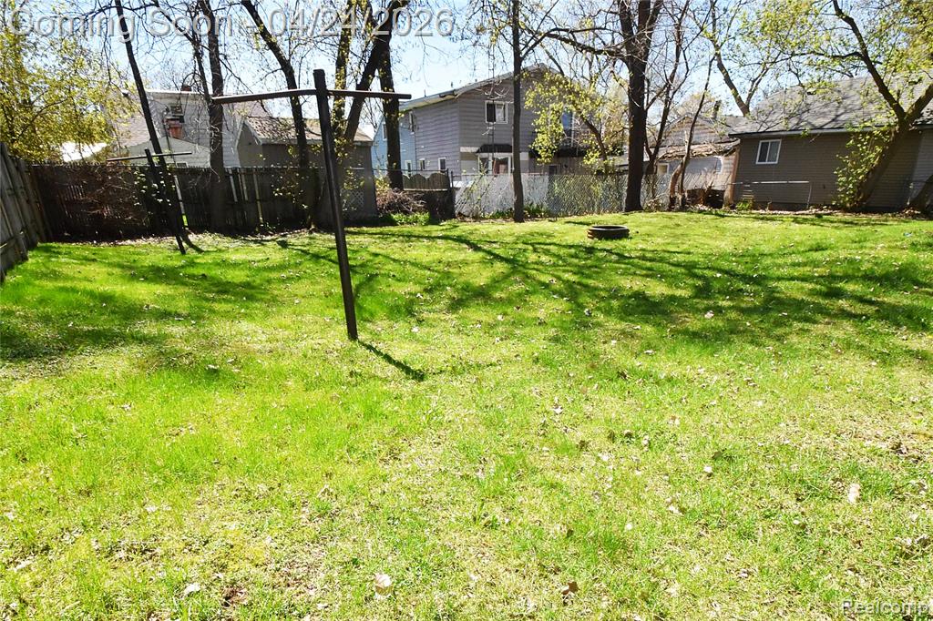 2140 E Bristol Road, Burton, MI 48529 — Photo 12