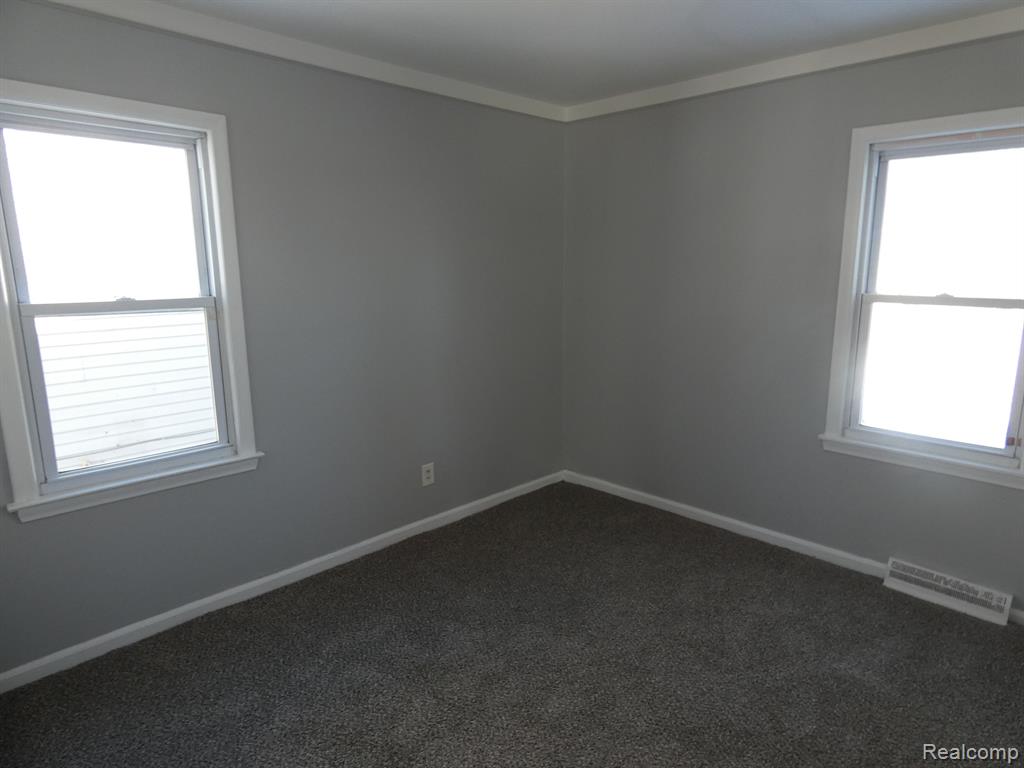 8065 PROSPECT Avenue, Warren, MI 48089 — Photo 8