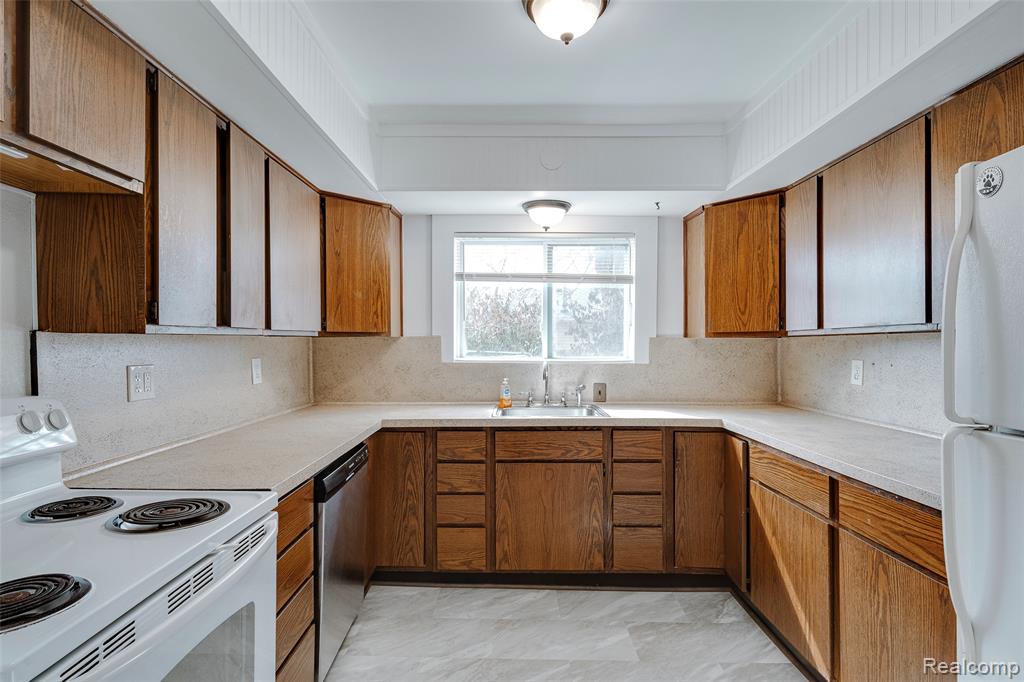 5645 N LINVILLE Street, Westland, MI — Photo 31