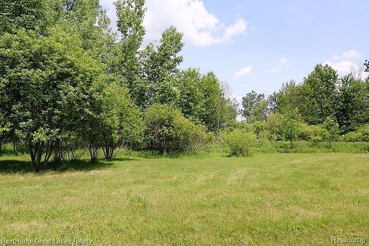 76 WESTWOOD Drive, Grand Blanc, MI 48439